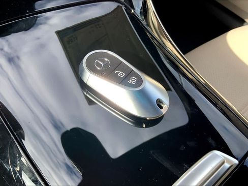 Certified 2026 Mercedes-Benz C 300 4MATIC Sedan image 21