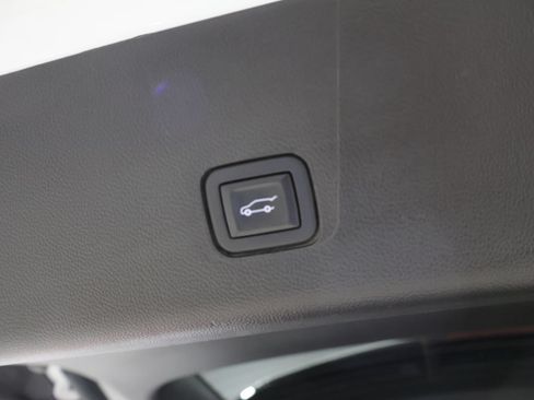 Used 2020 Chevrolet Traverse Premier w/ Redline Edition AWD/4WD image 22