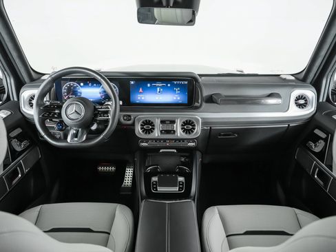 Used 2025 Mercedes-Benz G 63 AMG 4MATIC image 39