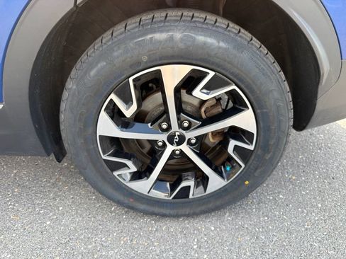 Used 2023 Kia Sportage EX AWD/4WD image 12