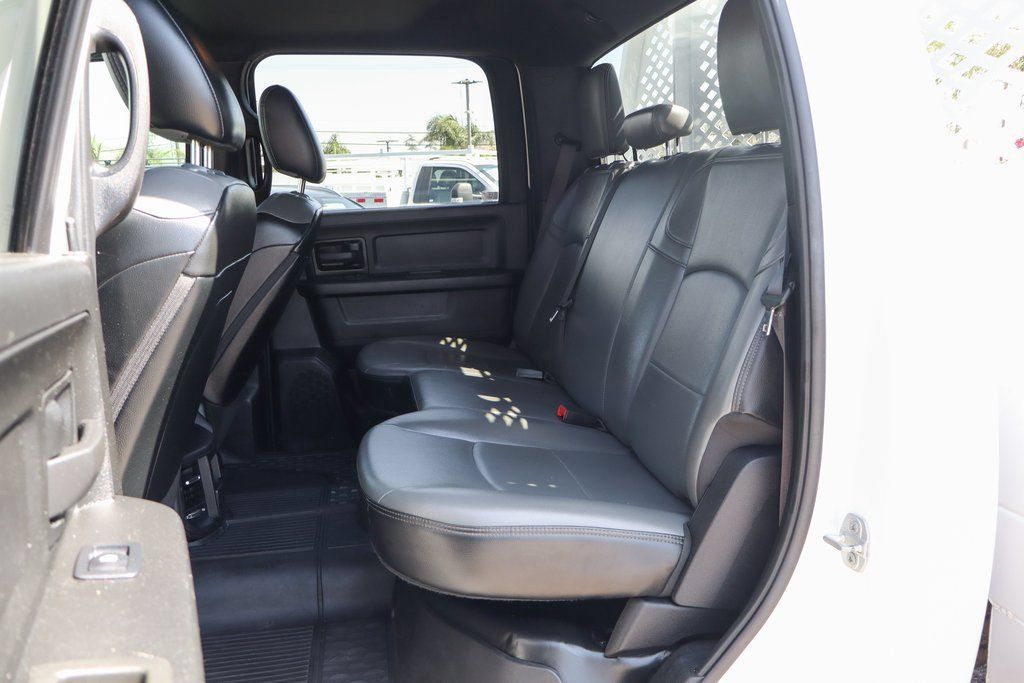 Used 2022 RAM 5500 Tradesman w/ Chrome Appearance Group RWD image 33