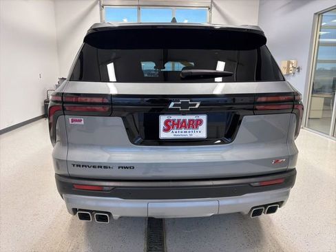 Used 2025 Chevrolet Traverse Z71 image 7