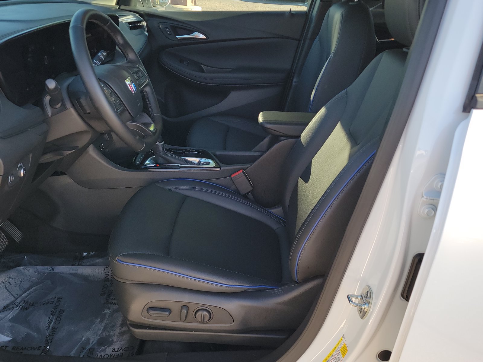 Used 2026 Buick Encore GX Sport Touring w/ Advanced Technology Package AWD/4WD image 6