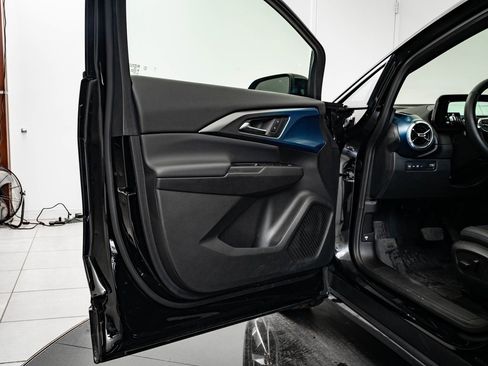 Used 2025 Chevrolet Equinox EV LT w/ Convenience Package image 25