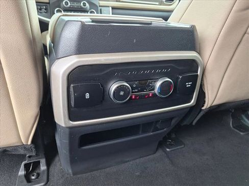 Used 2023 Ford Expedition Limited AWD/4WD image 16