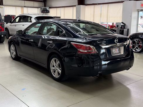 Used 2015 Nissan Altima 2.5 SL w/ Technology Package FWD image 4