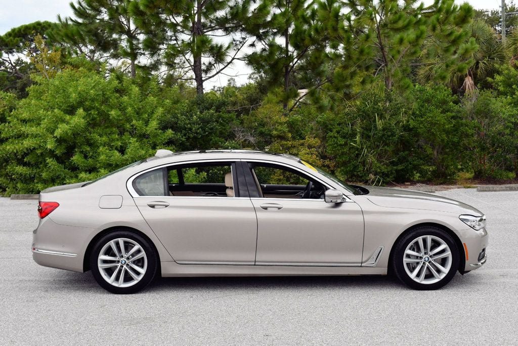 Used 2016 BMW 750i xDrive AWD/4WD image 7