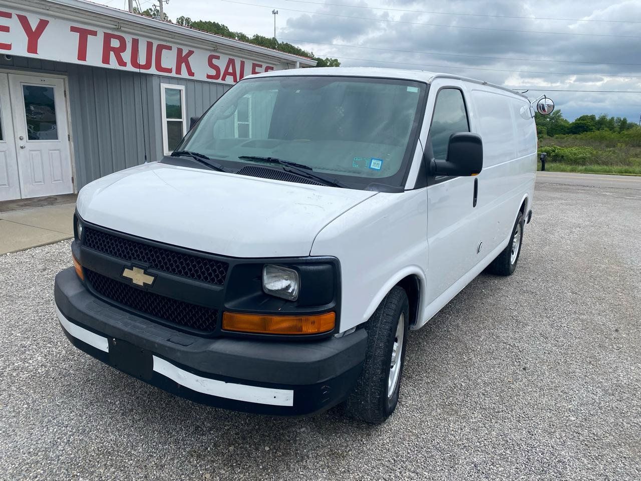 Used 2011 Chevrolet Express 1500 RWD image 3