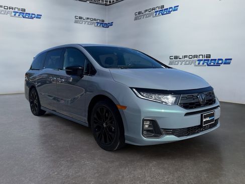 Used 2025 Honda Odyssey Sport-L image 3