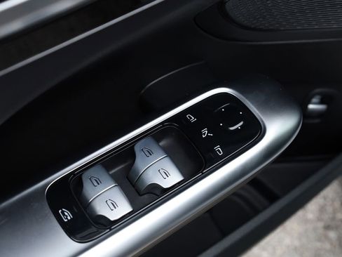 Used 2024 Mercedes-Benz C 300 Sedan image 19