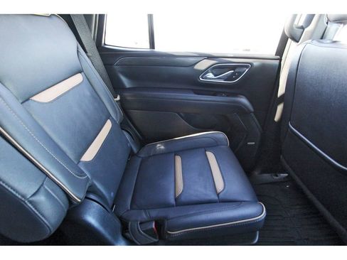 Used 2024 GMC Yukon AT4 w/ Technology Package image 11