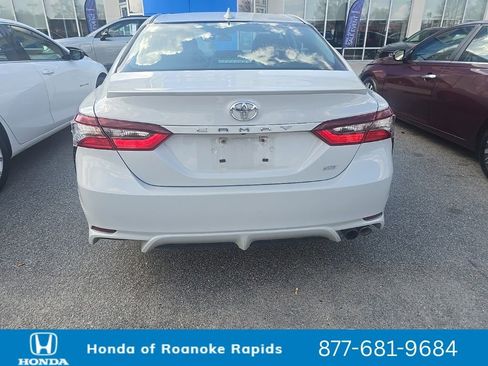 Used 2024 Toyota Camry SE image 8