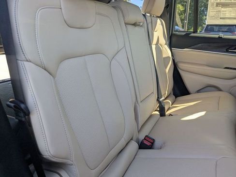 New 2025 Jeep Grand Cherokee Limited w/ Luxury Tech Group II image 35