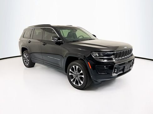 Used 2025 Jeep Grand Cherokee L Overland image 3