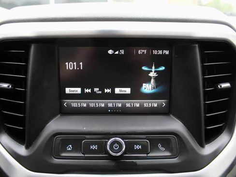 Used 2017 GMC Acadia SLE FWD image 18