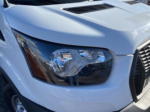 Used 2025 Ford Transit 250 148 Medium Roof Extended AWD image 9