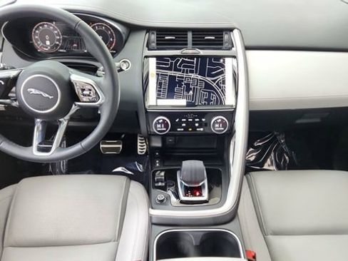 Used 2024 Jaguar E-PACE R-Dynamic SE image 34