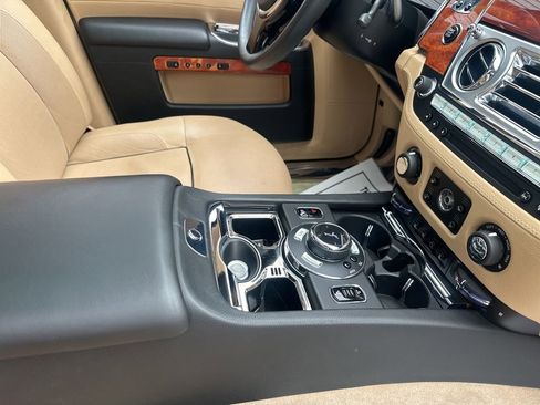 Used 2014 Rolls-Royce Ghost RWD image 24