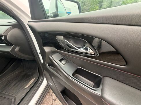 Certified 2023 Chevrolet Traverse RS w/ LPO, Floor Liner Package AWD/4WD image 33