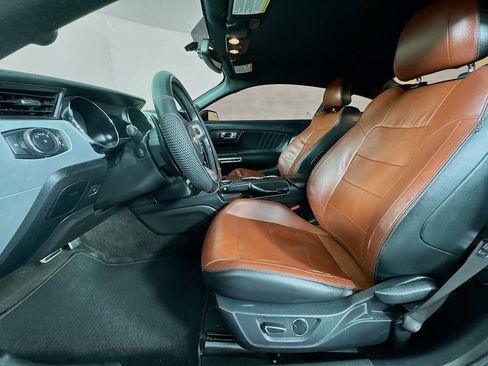 Used 2015 Ford Mustang Premium image 27