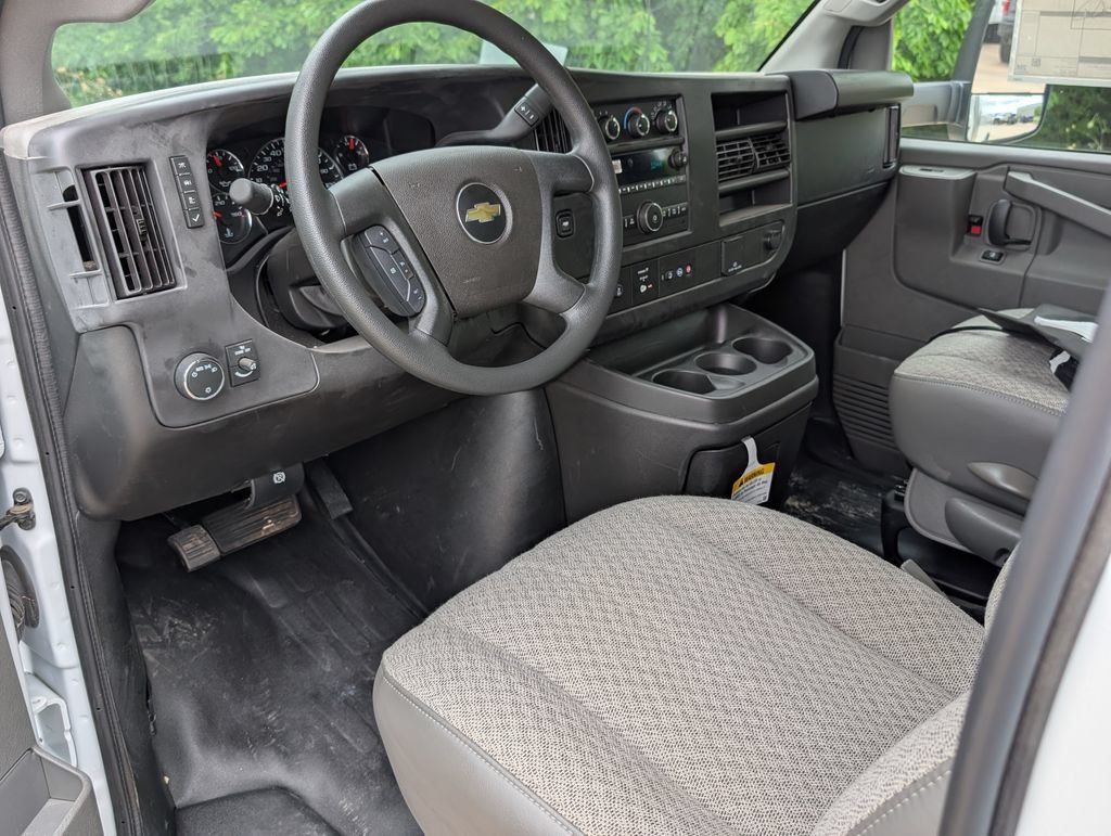 New 2025 Chevrolet Express 3500 w/ Power Convenience Package RWD image 4