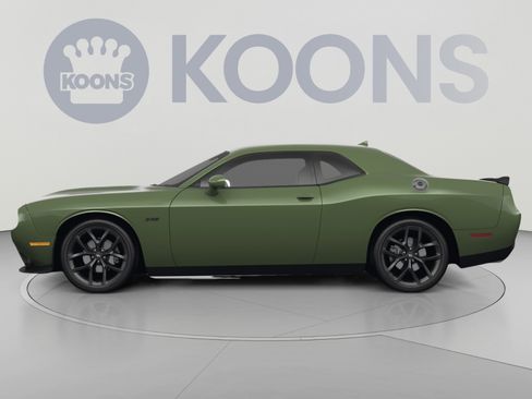 Used 2023 Dodge Challenger R/T Scat Pack RWD image 2