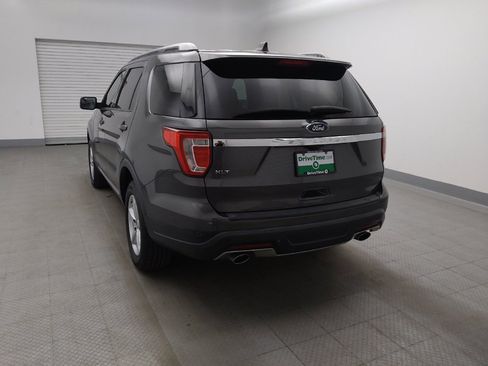 Used 2018 Ford Explorer XLT FWD image 6