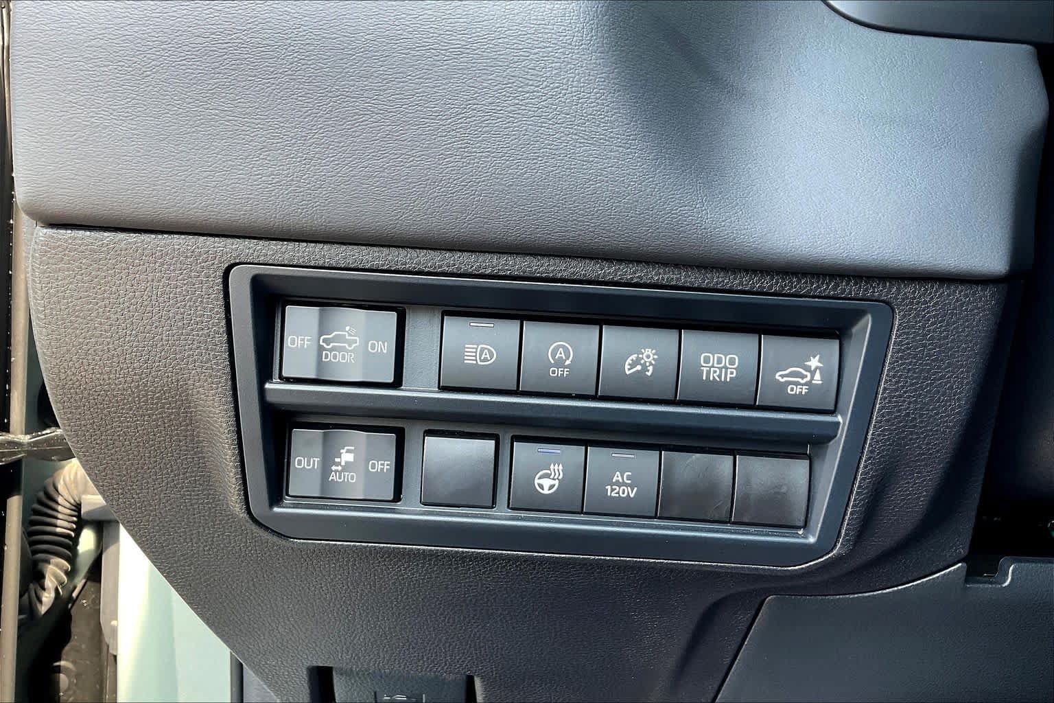 Used 2024 Toyota Tundra Platinum AWD/4WD image 34