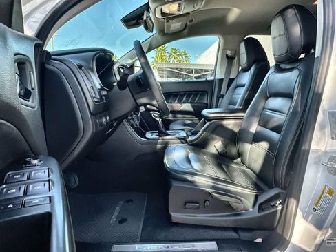 Used 2022 GMC Canyon Denali image 11