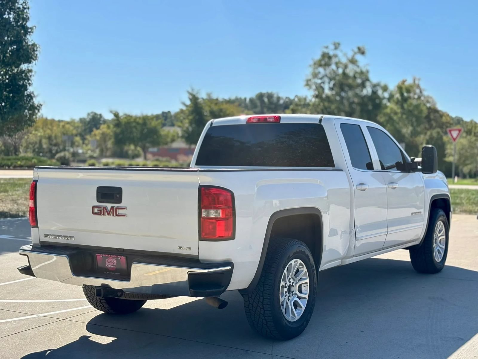 Used 2014 GMC Sierra 1500 SLE w/ SLE Fleet Preferred Package AWD/4WD image 6