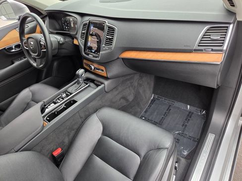 Used 2021 Volvo XC90 T6 Momentum AWD/4WD image 23
