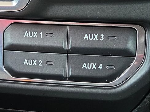 New 2025 Jeep Gladiator Mojave w/ Steel Bumper Group image 19