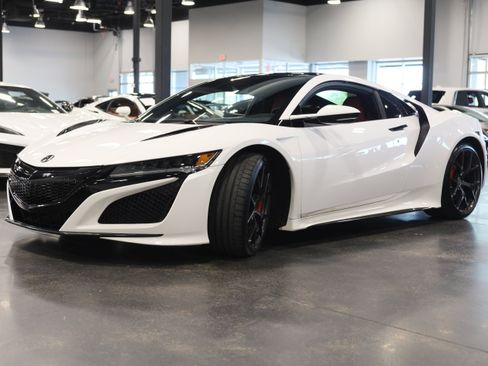 Used 2017 Acura NSX AWD/4WD image 3