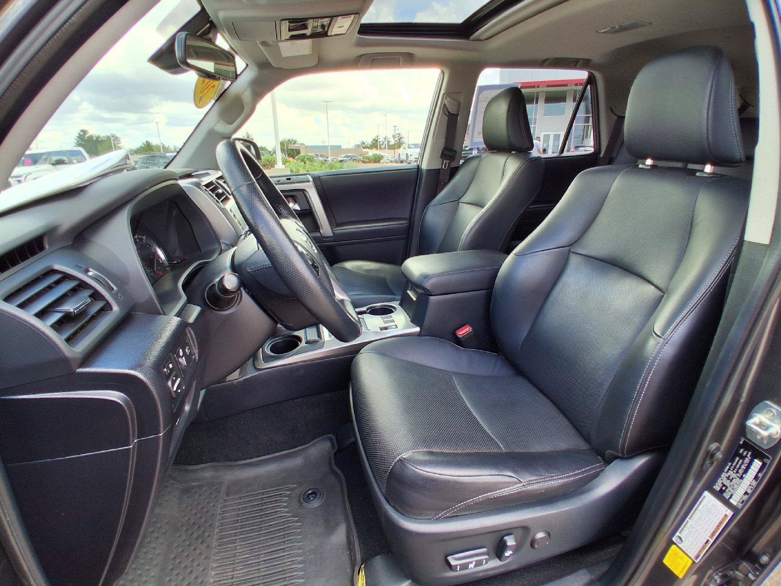 Used 2023 Toyota 4Runner Limited AWD/4WD image 17