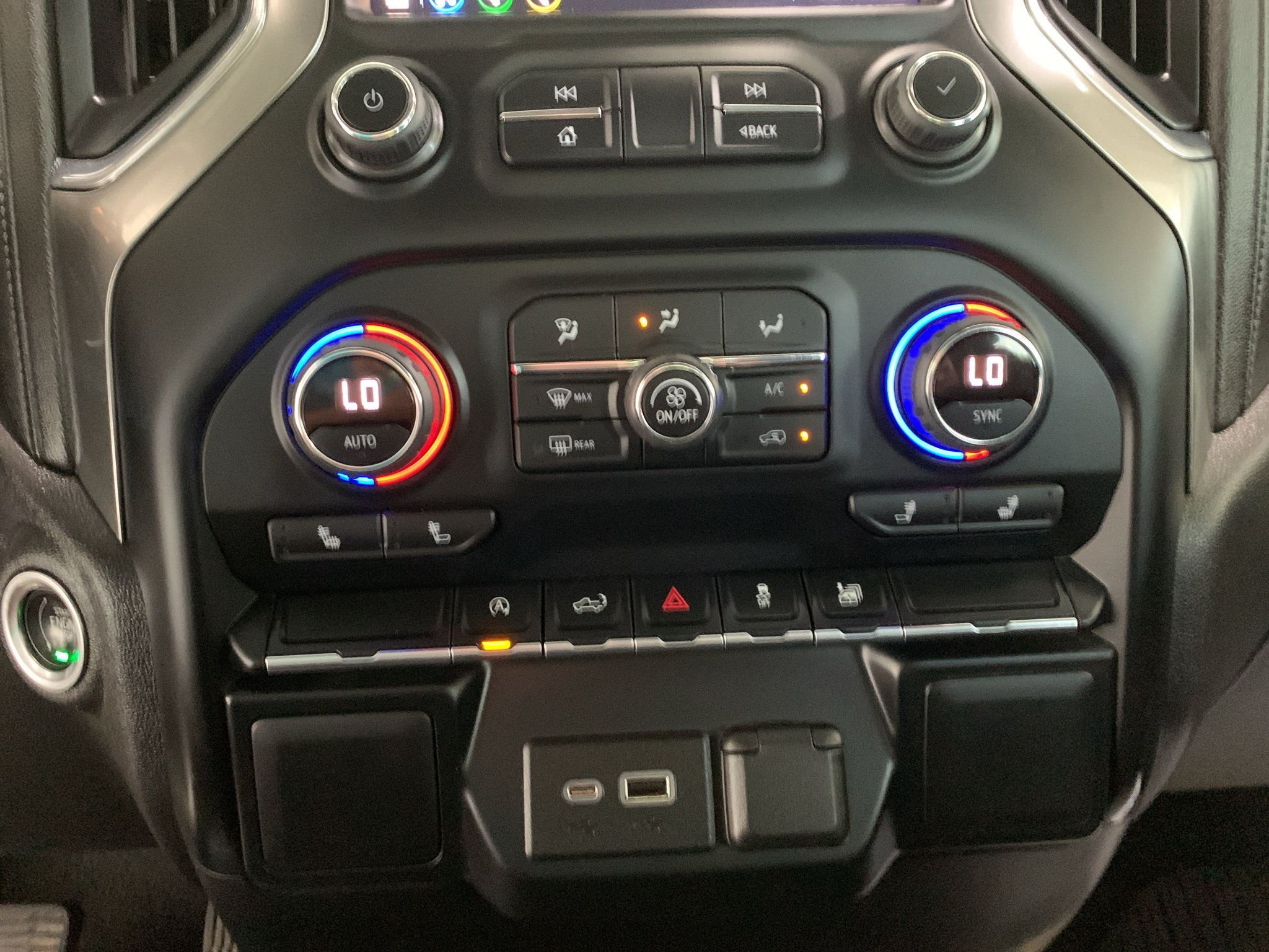 Used 2022 Chevrolet Silverado 1500 LT AWD/4WD image 23