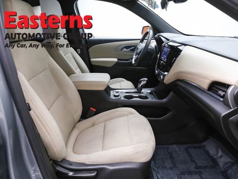 Used 2023 Chevrolet Traverse LS image 24