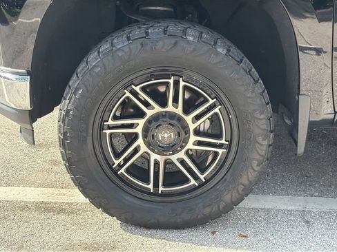 Used 2020 Chevrolet Silverado 1500 LT w/ All-Star Edition RWD image 11