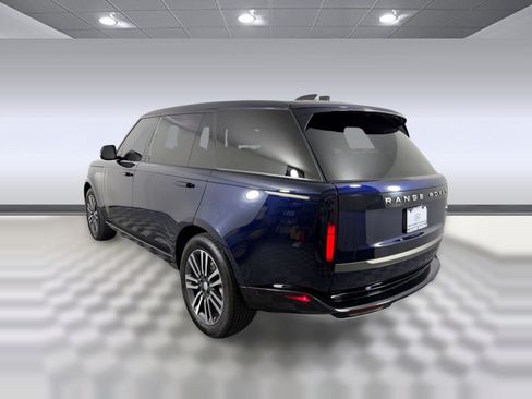 Used 2023 Land Rover Range Rover Long Wheelbase SE AWD/4WD image 3