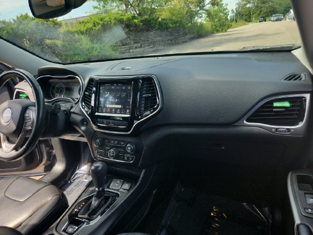 Used 2019 Jeep Cherokee Limited AWD/4WD image 20