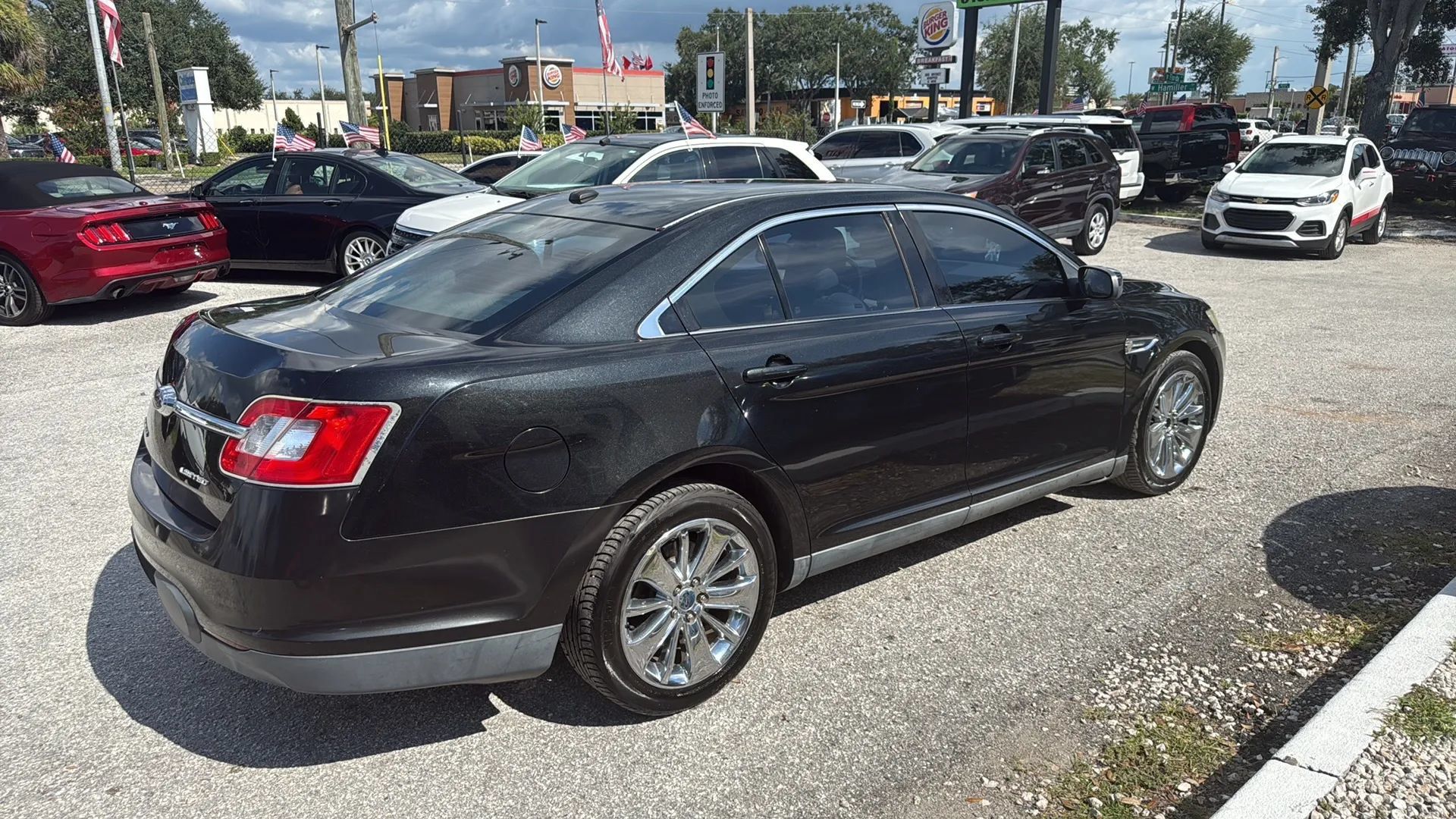 Used 2010 Ford Taurus Limited FWD image 5