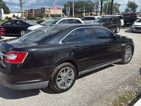 Used 2010 Ford Taurus Limited FWD image 5