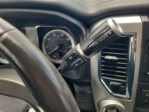Used 2019 Nissan Titan PRO-4X w/ Pro-4x Convenience Package AWD/4WD image 34