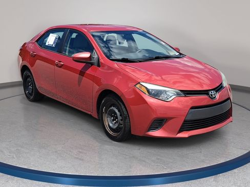 Used 2016 Toyota Corolla LE FWD image 3