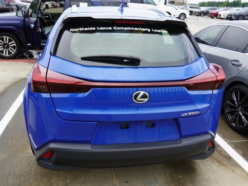 Used 2025 Lexus UX 300h FWD w/ Accessory Package (Z1) image 4