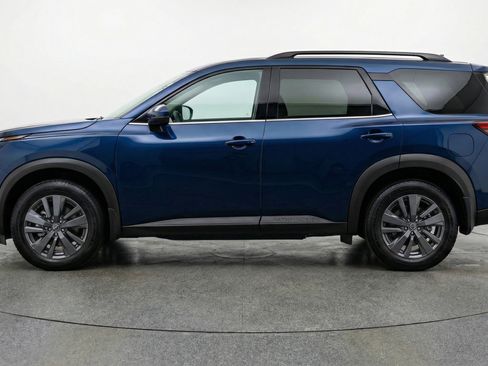 Used 2025 Nissan Pathfinder SV AWD/4WD image 5