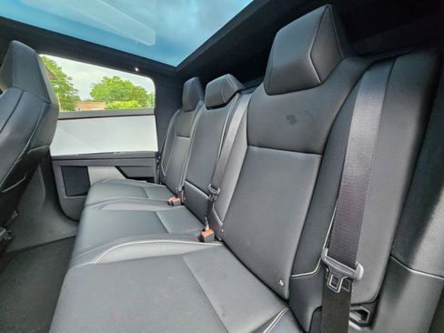 Used 2024 Tesla Cybertruck AWD Crew Cab image 71