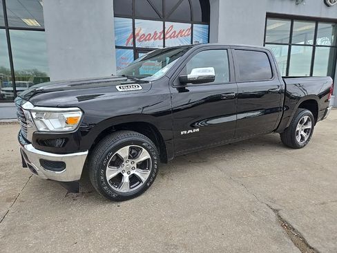 Used 2023 RAM 1500 Laramie AWD/4WD image 3