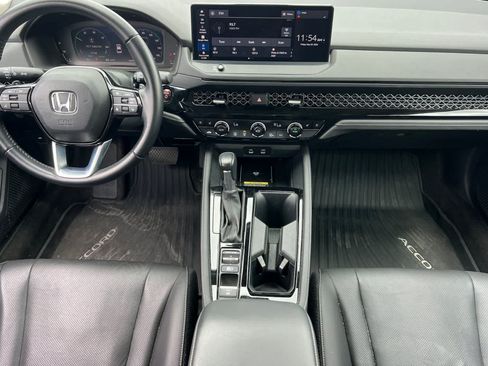 Used 2024 Honda Accord Touring image 4