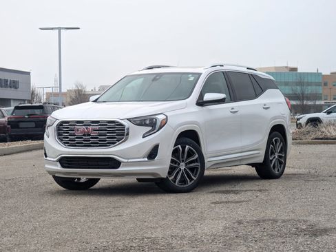 Used 2020 GMC Terrain Denali w/ Denali Premium Package AWD/4WD image 1