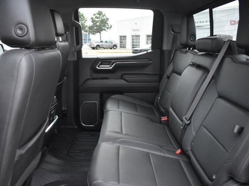 Used 2023 GMC Sierra 1500 SLT image 18